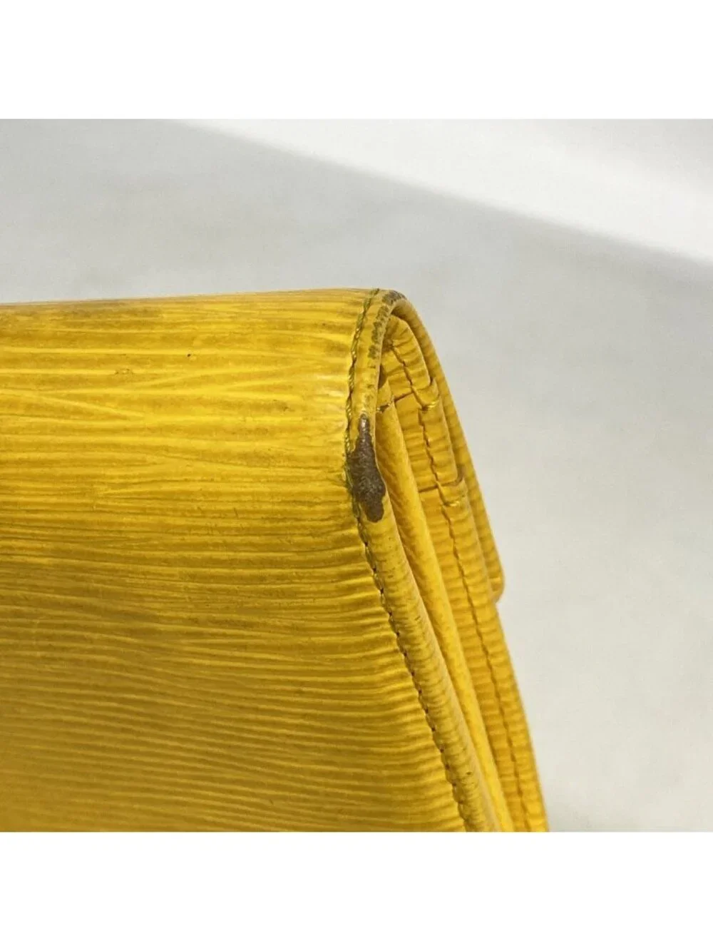 Louis Vuitton Wallet Epi Portefeuille Sarah Citron